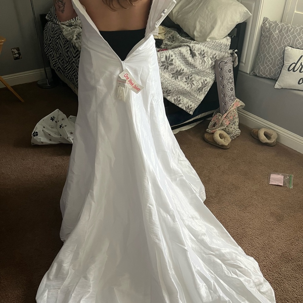 DaVinci wedding dress size 10 new with tags white